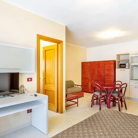Charming Rina Sea - Air-con Wifi Sleeps 2 Persons Alguer