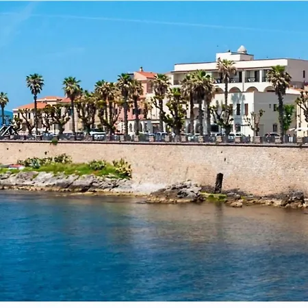 Charming Rina Sea - Air-con Wifi Sleeps 2 Persons Alguer